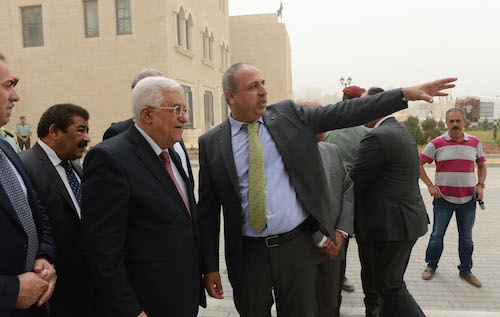 بالصور : الرئيس يتفقد القاعة الرئيسية الجديدة في مقر الرئاسة