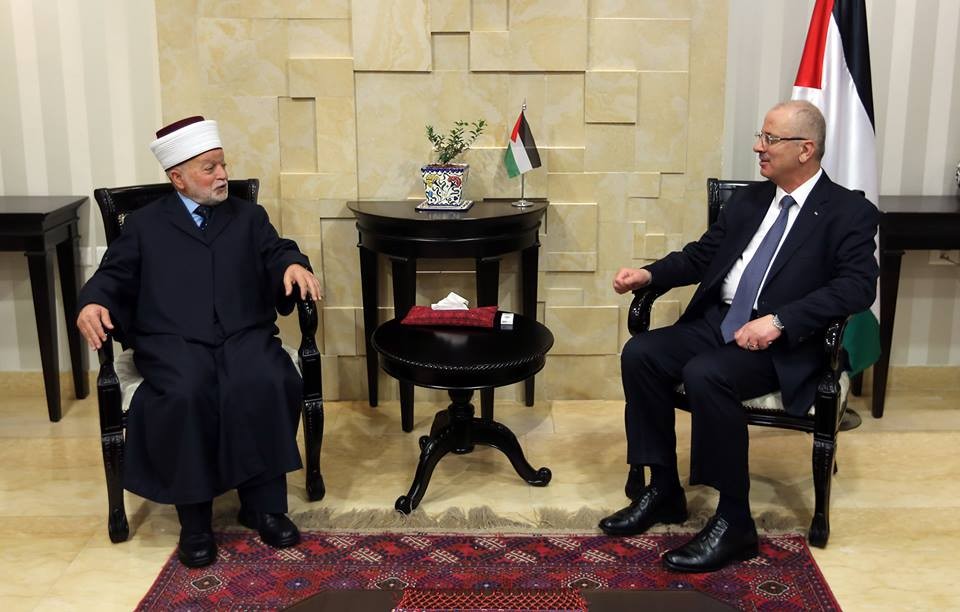 الحمد الله يستقبل مفتي القدس لبحث تطورات مدينة القدس