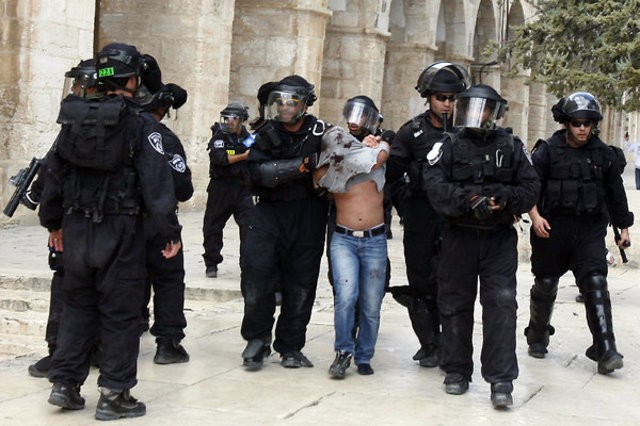 الخارجية: القمع الهمجي للمواطنين بالقدس لن يُطفأ لهيب الغضب الفلسطيني
