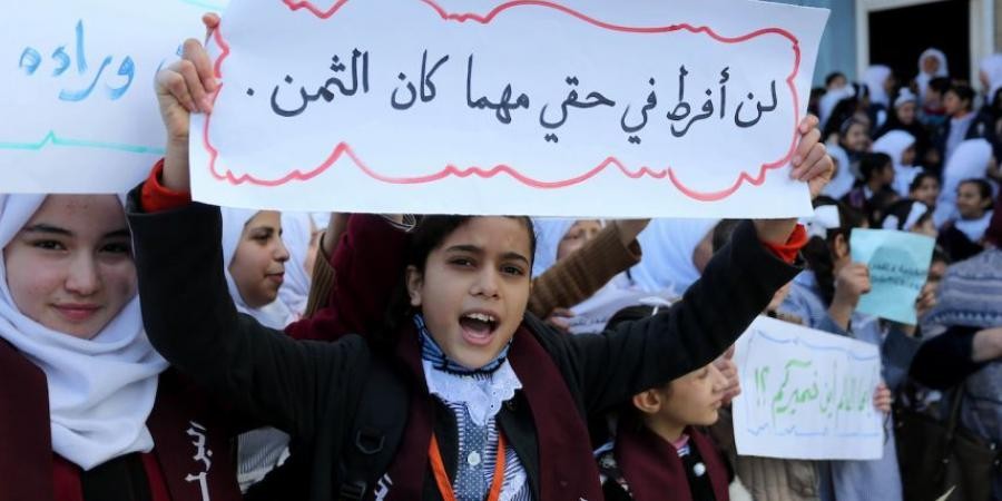 اللجنة الشعبية تنظم وقفة تضامنية مع "أونروا" برفح