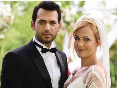 صورة زواج مريم أوزرلي من مراد يلدريم تشعل مواقع التواصل الاجتماعي