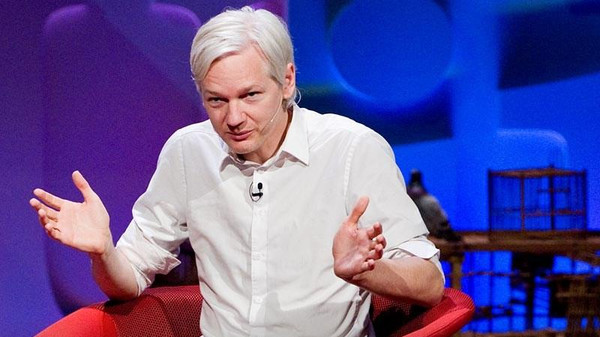 ويكيليكس يقايض أسانج بـ"متحول جنسي"