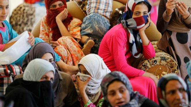 مفوضية اللاجئين: "لدينا تقارير عن استخدام مدنيين كدروع بشرية في الفلوجة"