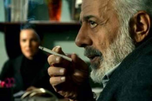 قصة مفاجئة تغيّر حياة أيمن زيدان بعد ان اضطر لتغيير مكان إقامته