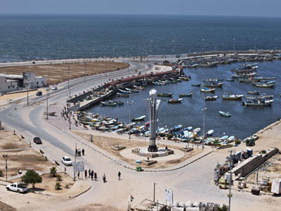 إسرائيل توافق على تشغيل الميناء وإرسال سفينة لتوليد الكهرباء لغزة