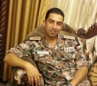 المصرييون يكرمون الطيار الأردني بطريقة رائعة