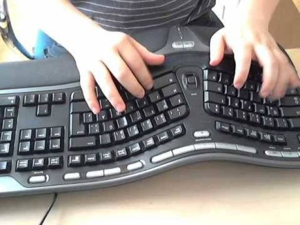 لوحة المفاتيح المريحة.. من تناسب؟