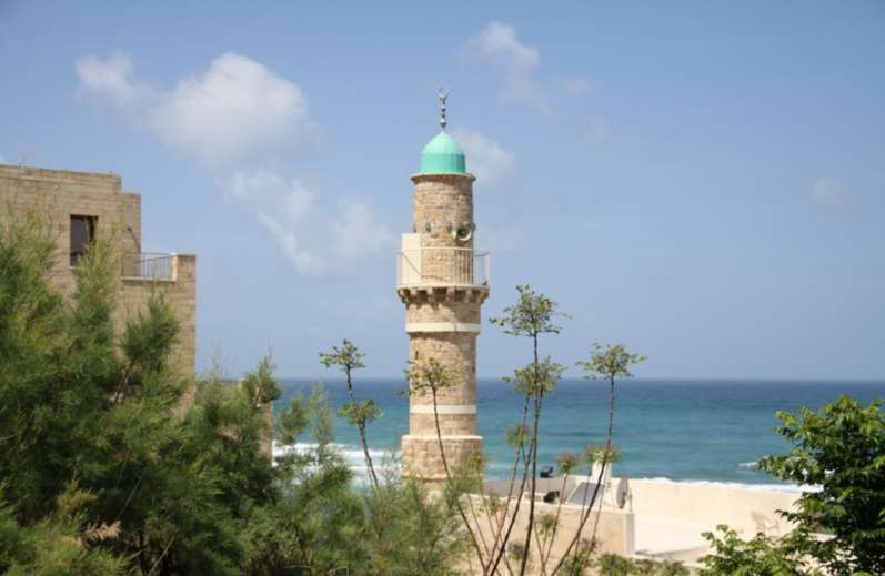 اليوم: إسرائيل تناقش حظر رفع الآذان في المساجد
