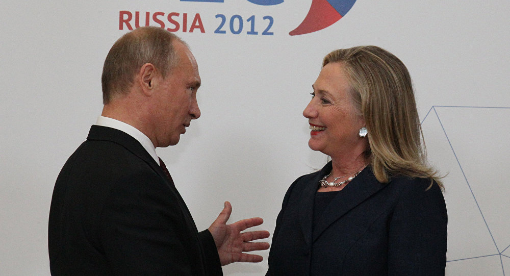 كلينتون: بوتين مشاكس وتربطني به علاقات شيقة