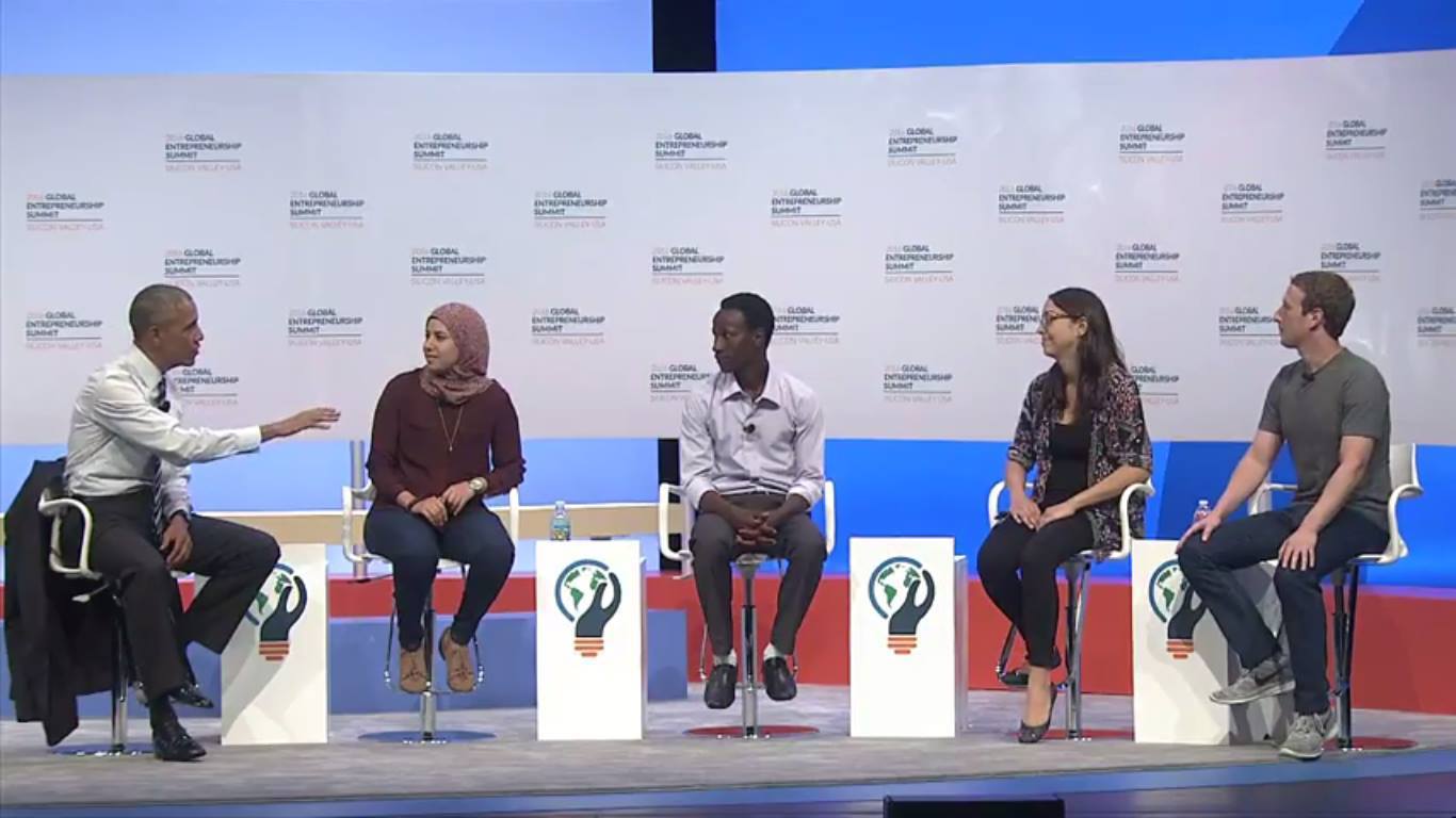 بالصور ..من هي المصرية التي دعاها مؤسس "فيسبوك" لمحاورة أوباما؟