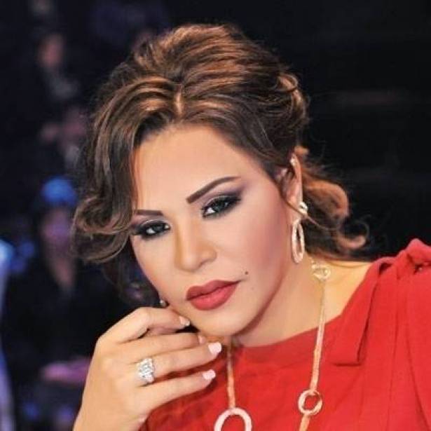 بالصورة: "عديلة" تسخر من أحلام.. كيف؟