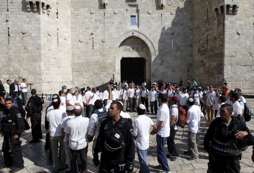 شؤون القدس تستنكر اقتحامات المستوطنين الواسعة للمسجد الأقصى