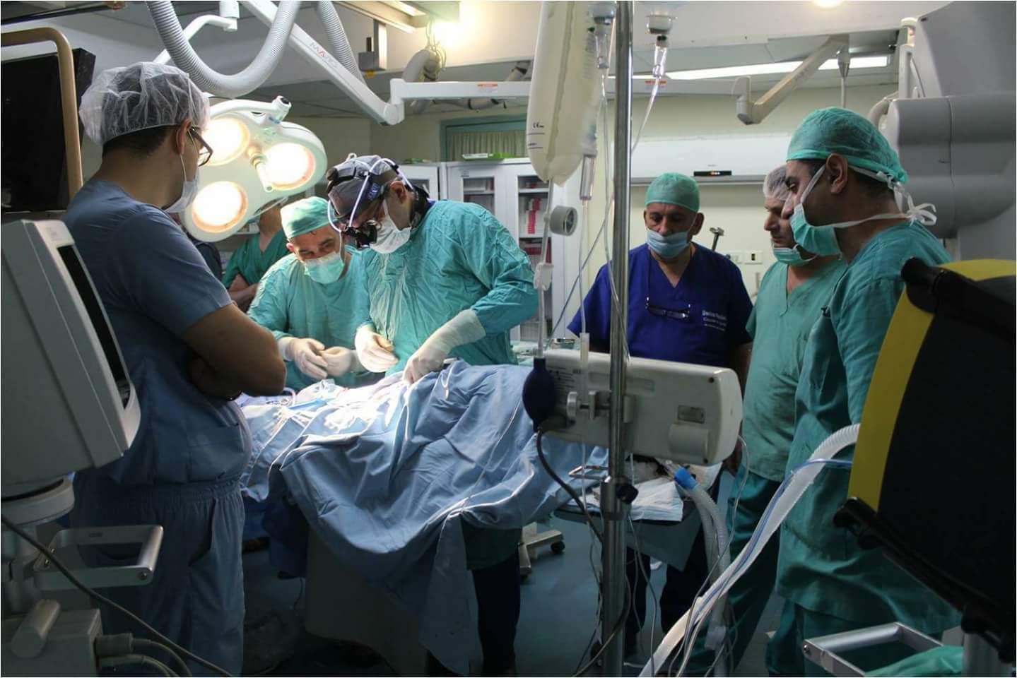 لأول مرة في فلسطين .. نجاح عملية استئصال ورم من مريض بالقلب