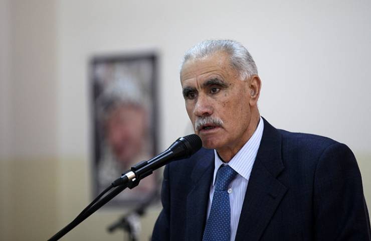 محافظ الخليل يطلع اللواء جبر على الوضع العام للمحافظة