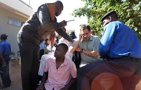 الشرطة الفرنسية تقبض على شخصين بعد العثور على سيارة بها اسطوانات غاز