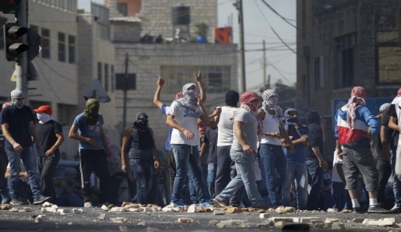 إصابات واعتقالات ببلدة العيزرية في القدس