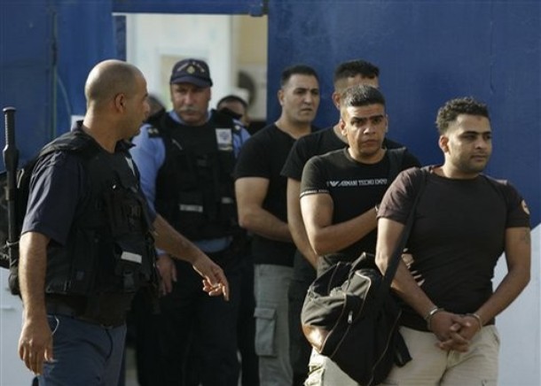 سلطات الاحتلال تفرج عن الأسيرين أبو عابد و صبح