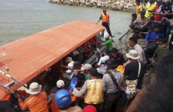 ارتفاع حصيلة ضحايا غرق عبارة وسط اندونيسيا ل 63 قتيل