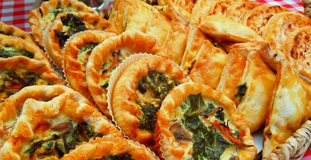 طريقة عمل الفطائر بجميع أشكالها في المنزل