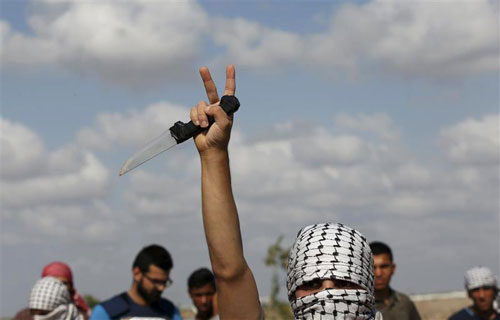 السكاكين الفلسطينية تفسد الضمير الإسرائيلي