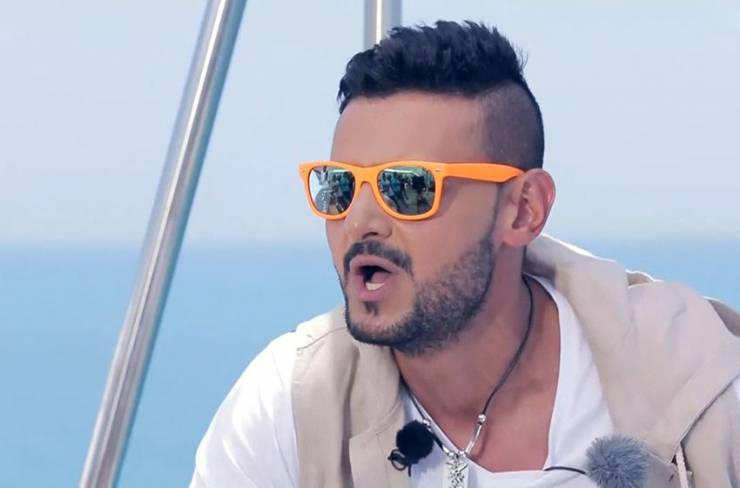 بالصور  :  أقوى 10 ضربات تلقاها رامز جلال في "رامز بيلعب بالنار"