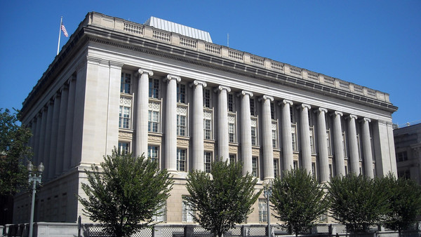 واشنطن تضيف 5 روس وإيراني ولبناني لقائمتها السوداء