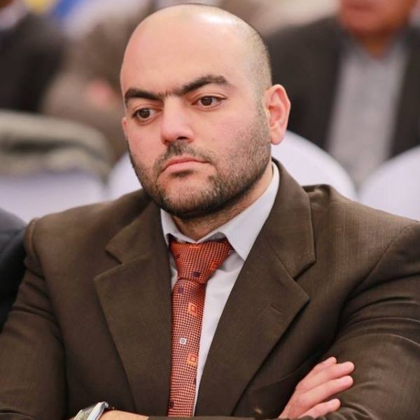 لا توجد مسافات...