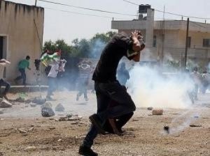 إصابات بالاختناق خلال قمع الاحتلال مسيرة طلابية في بيت لحم