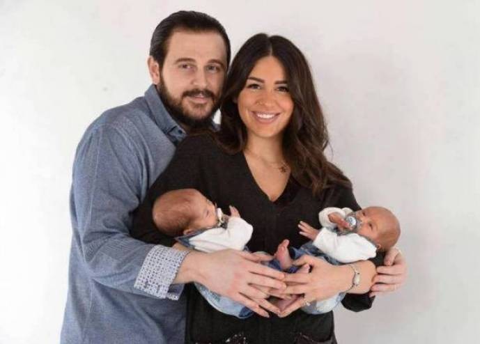 بالفيديو مؤثر جداً :  هذا ما فعله طفل مي مطر بعد وفاة زوجها بأيام!