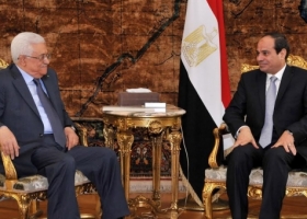 الرئيس عباس يعزي السيسي بضحايا تحطم الطائرة المصرية