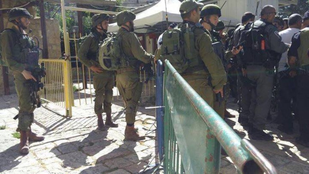 بالصور: استشهاد فتاة فلسطينية في الخليل بدعوى تنفيذها عملية طعن