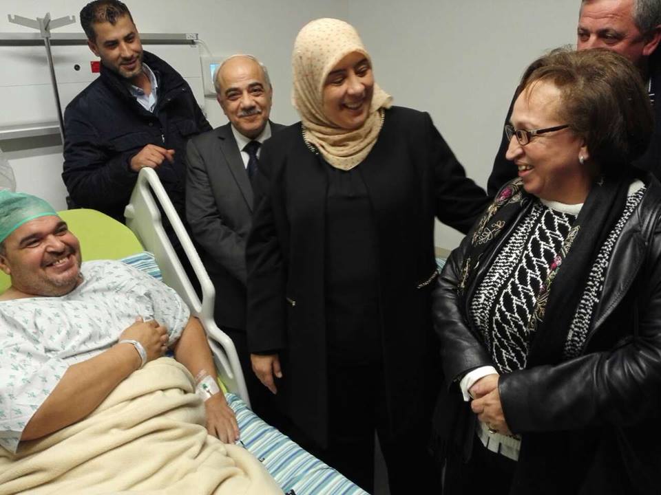 بالصور: محافظ رام الله تتفقد أوضاع المرضى بالمستشفى الاستشاري