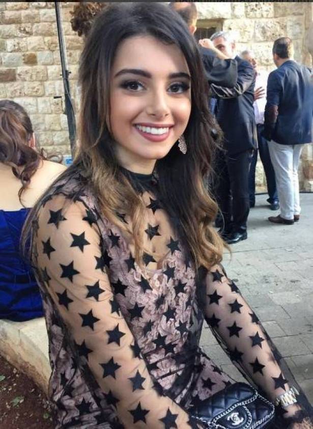 بالصور: إبنتا عاصي الحلاني تغازلان "عروس فرنجية".. وهكذا أطلّتا