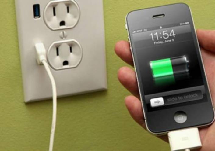 هل تقوم بشحن هاتفك بطريقة صحيحة؟