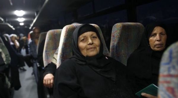 دفعة جديدة من أهالي أسرى غزة يتوجهون لزيارة ابناءهم في سجن رامون