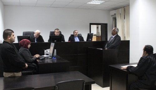 20 مترجماً قانونياً يؤدون اليمين القانونية
