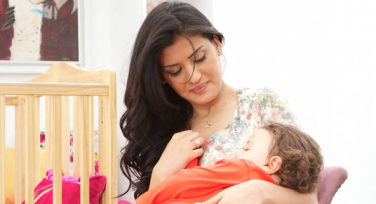لهذا السبب يجب أن ترضعي طفلك وأنتِ مريضة!