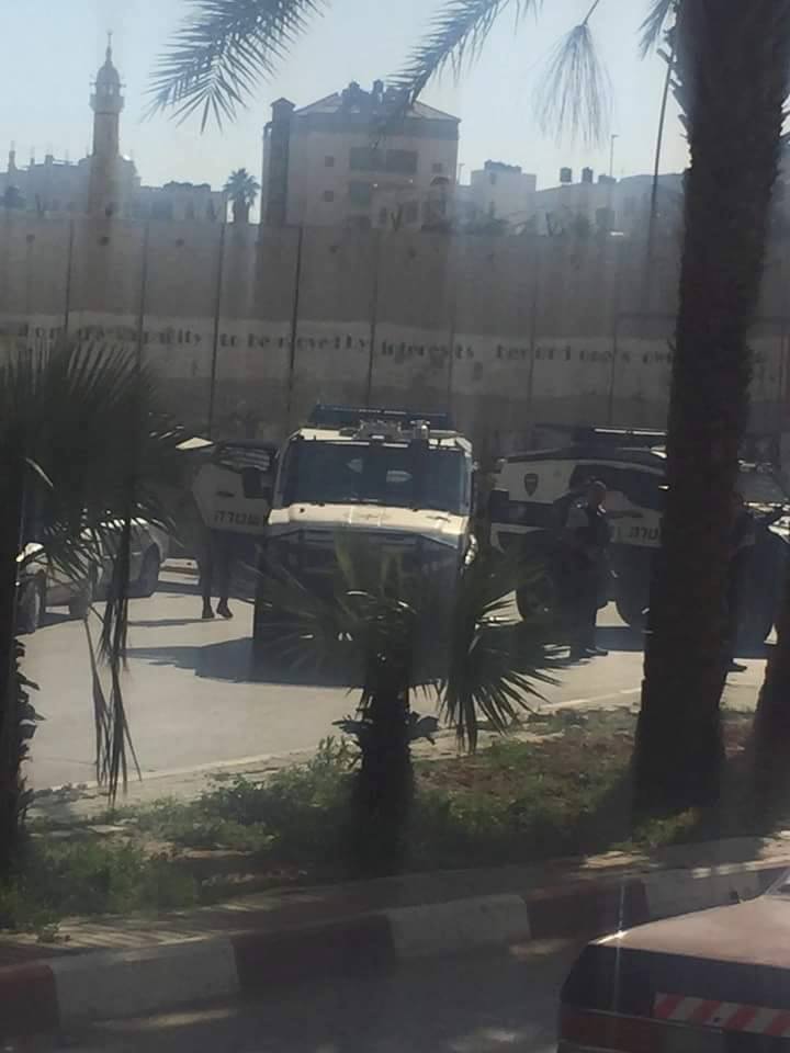 بالصور .. قوات الاحتلال تطلق النار صوب شاب في بلدة الرام بالقدس