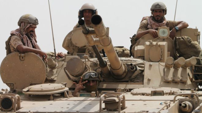 ألف مقاتل يمني تلقوا تدريباً مكثفاً بالسعودية يصلوا "مأرب" استعداداً لعملية برية واسعة ضد الحوثيين