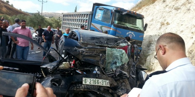 اصابة شابان فلسطينيان في حادث سير مروع غرب مدينة جنين