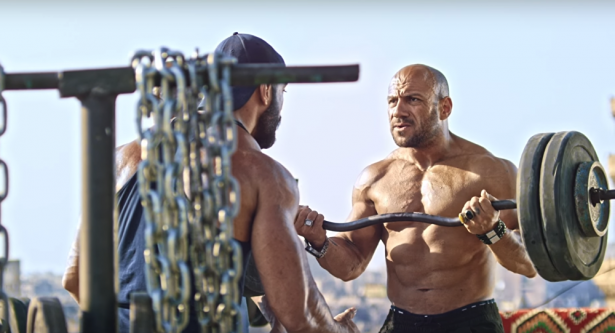 شاهدوا ممثل مصري: مرضي جعلنى أفكر كثيرا في الفن الذي أقدمه