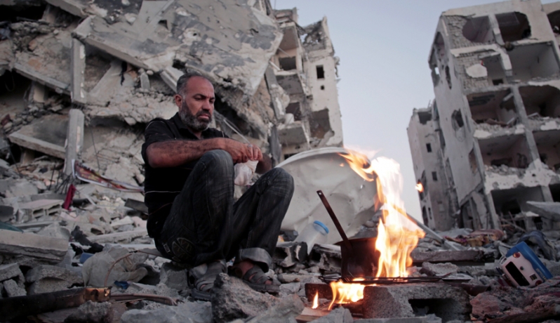 ملادينوف: 663 كشف للمدمرة منازلهم جاهزة لشراء مواد الاعمار