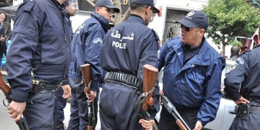 مقتل شرطي جزائري في هجوم انتحاري على مركز للشرطة