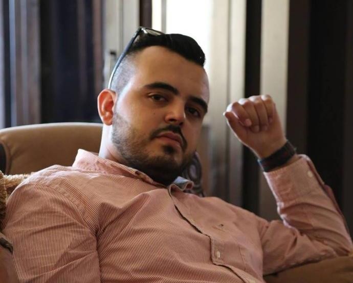 الاحتلال يعتقل الزميل الصحفي ياسر العرابيد من منزله برام الله