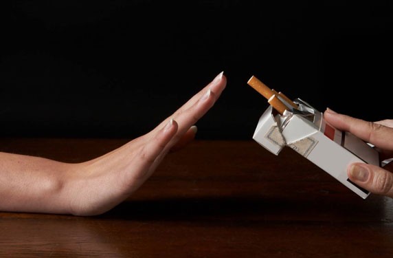 لمن يهمه الأمر.. تناولوا هذه الاطعمة للاقلاع عن التدخين