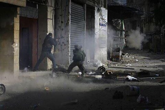 مقتل فلسطينيين واصابة 3 آخرين في مخيم عين الحلوة بلبنان