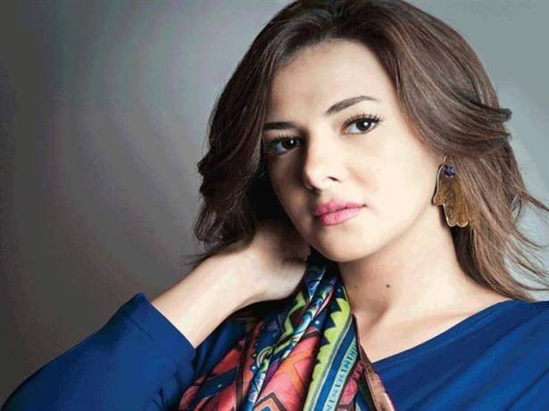 دنيا سمير غانم في صورة رومانسية مع زوجها