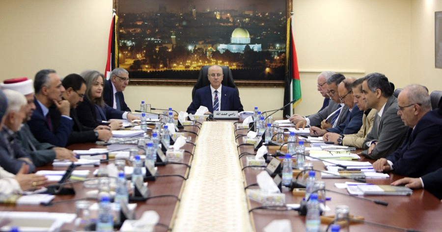 الحكومة تدعو شعبنا للالتفاف حولها وتوفير أجواء تسلم مهامها بغزة 