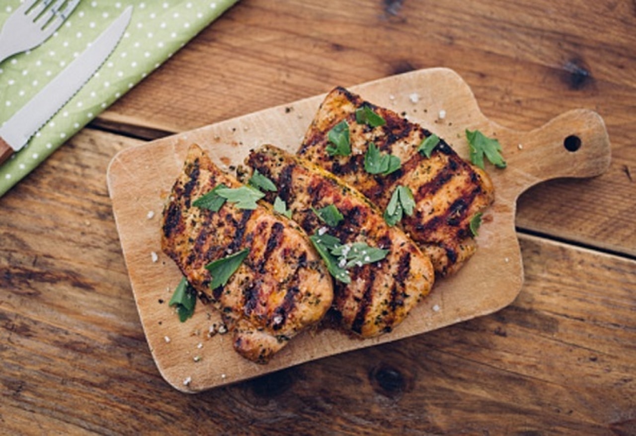 لحم الريش مع الخضار المشوي