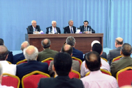 خلال استقباله المثقفين والأدباء والناشرين..الرئيس عباس: نبذل الجهود لانهاء الإنقسام